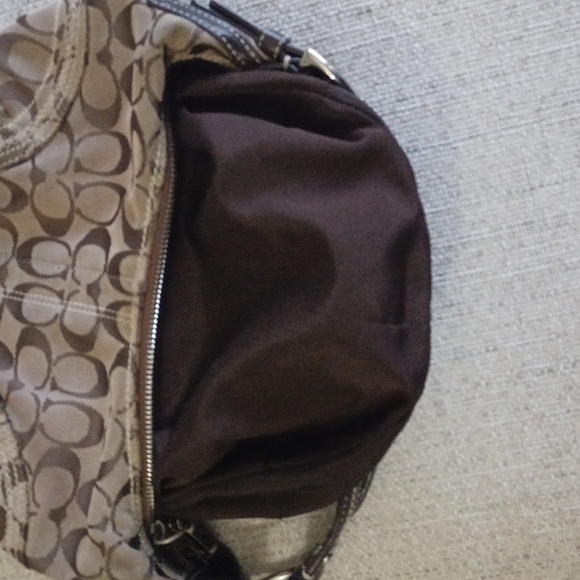 2006 Coach signature jacquard small purse - Picture 7 of 7